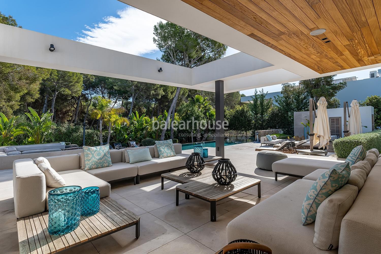 Moderne Luxusvilla in erster Linie Golf in Nova Santa Ponsa