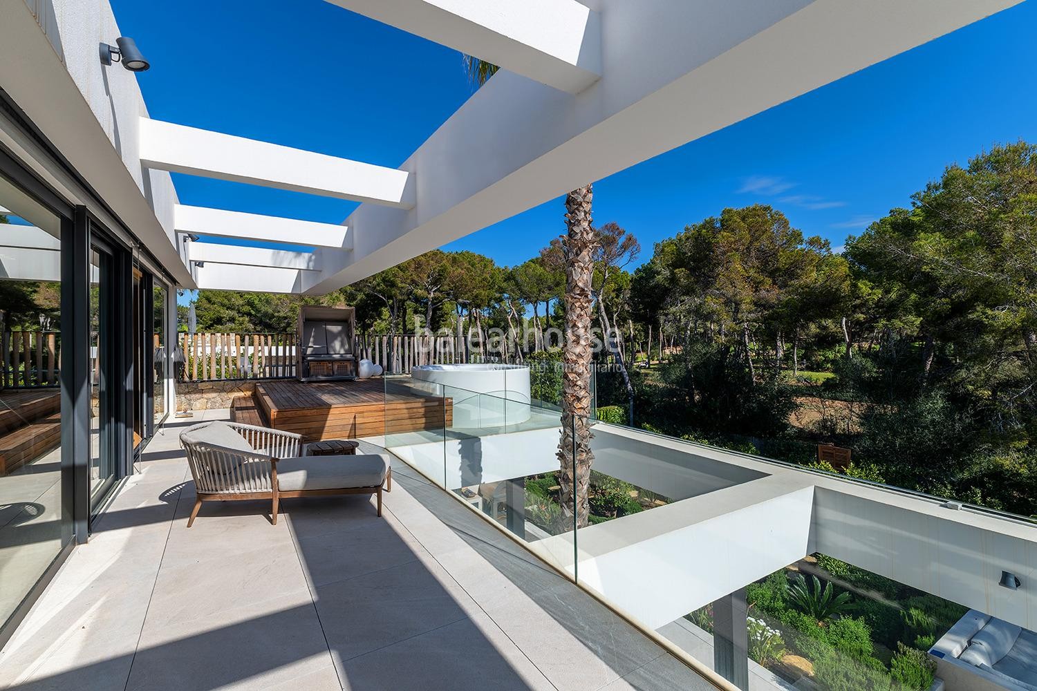 Moderne Luxusvilla in erster Linie Golf in Nova Santa Ponsa