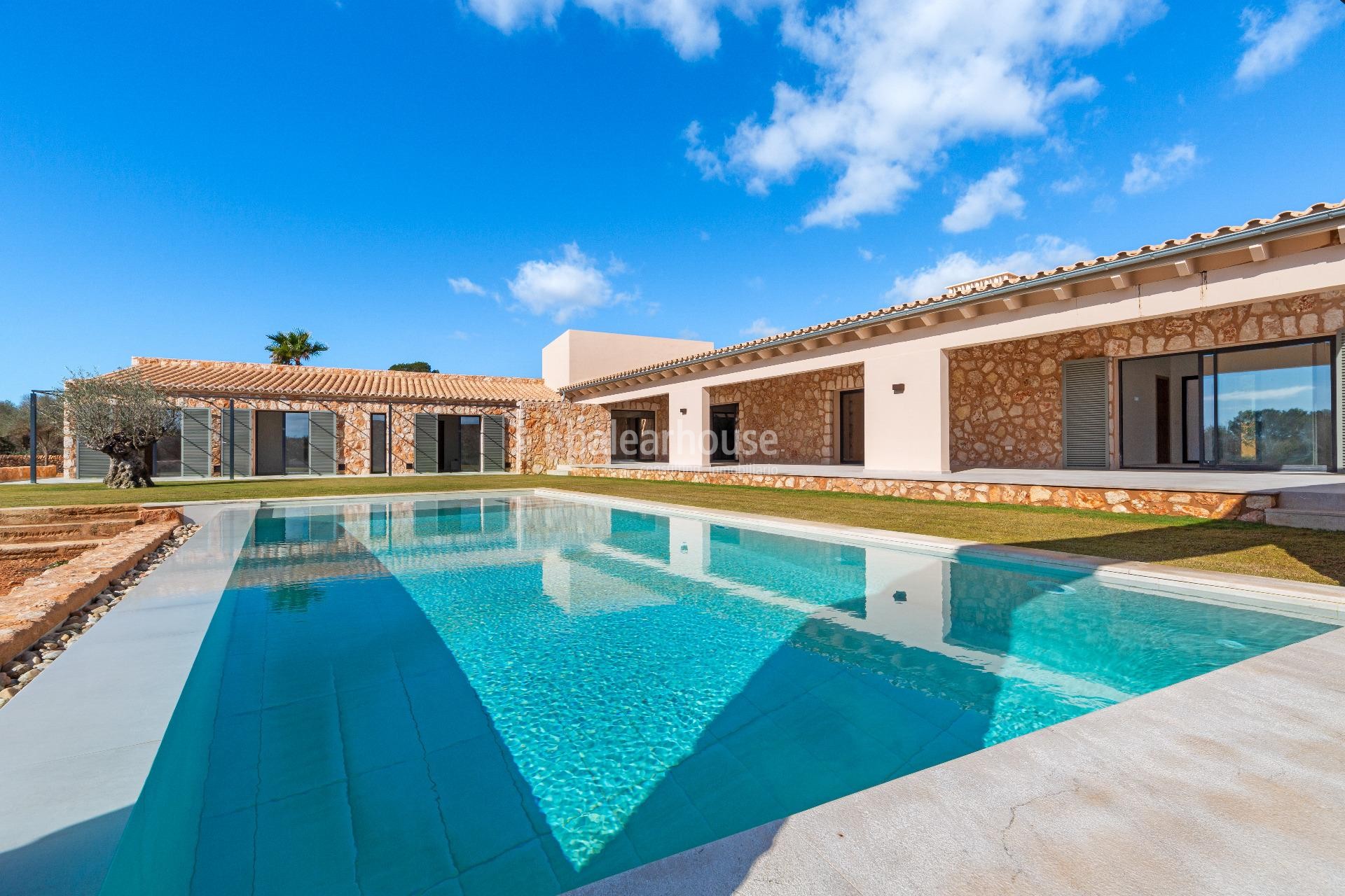 Preciosa finca de obra nueva cerca de idílicas playas de arena blanca