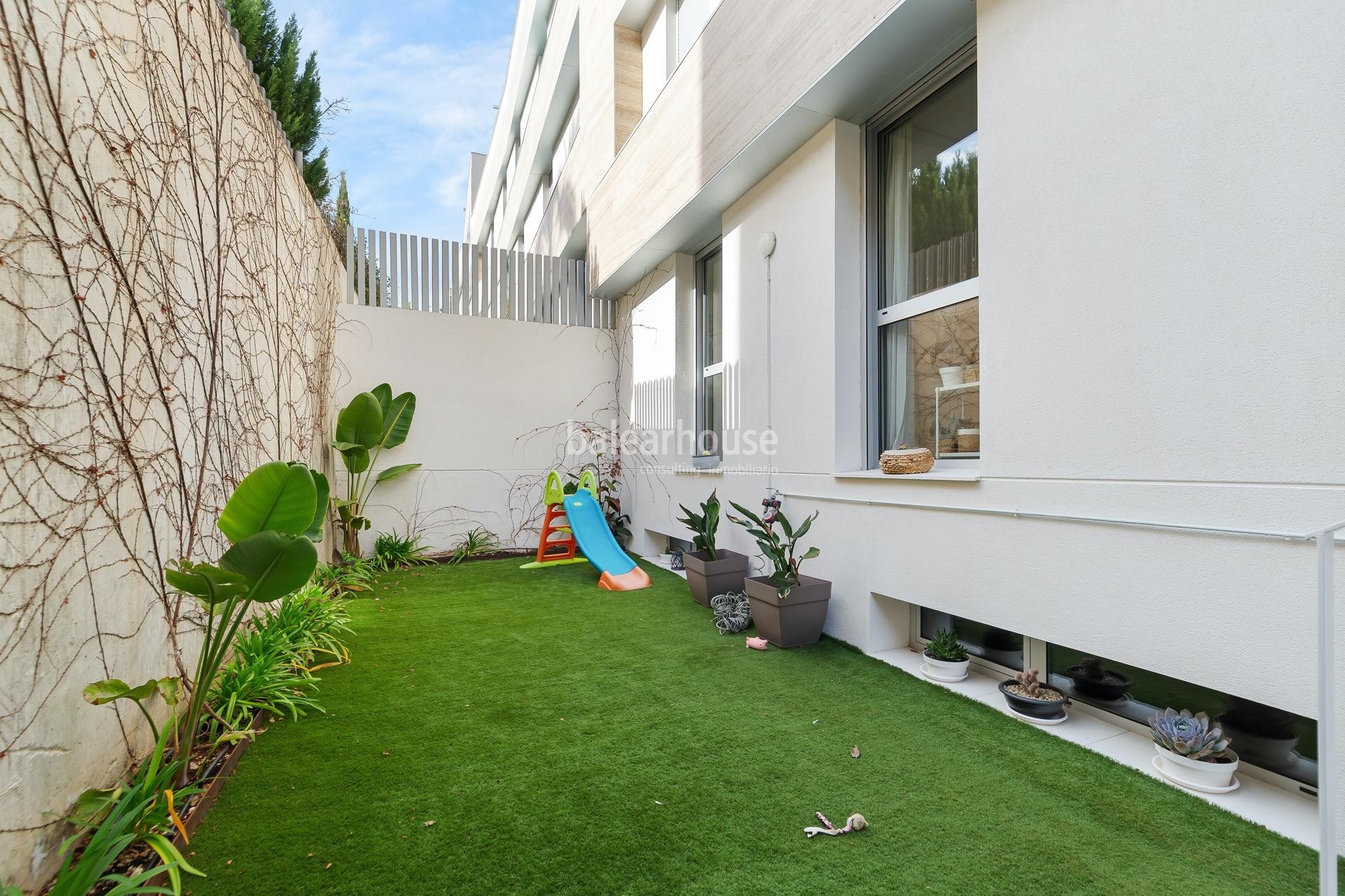 Fantástica planta baja dúplex con terraza y jardín en exclusivo complejo residencial en Son Quint.