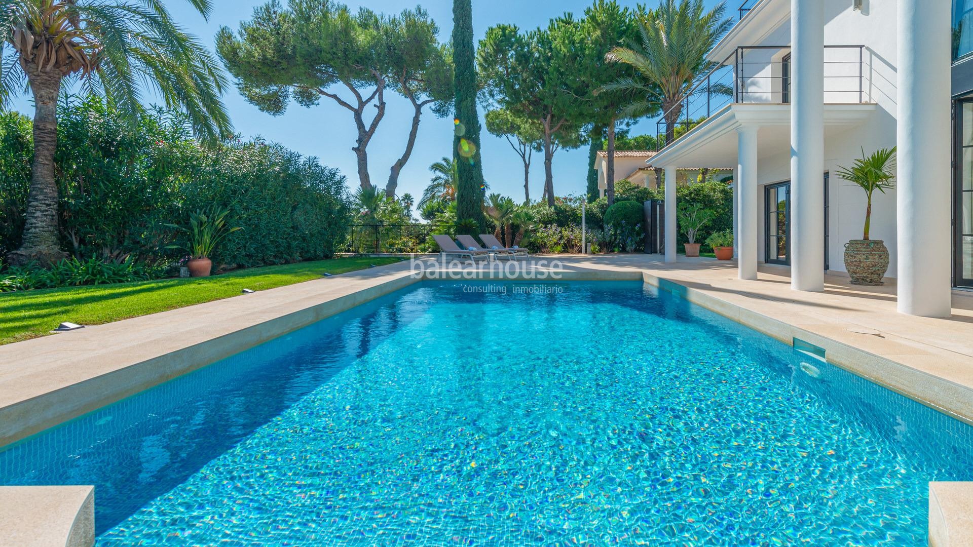 Elegant and bright newly refurbished villa in exclusive residential area