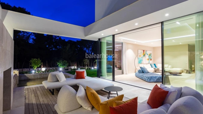 Large designer villa near beaches with excellent qualities in the privileged area of Santa Ponsa