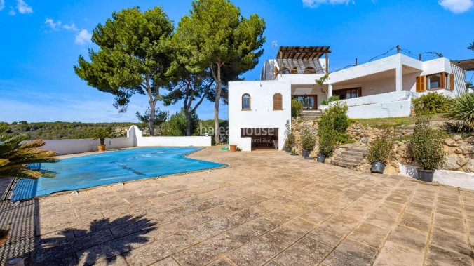 Mediterranean style villa with beautiful sea views in Sol de Mallorca
