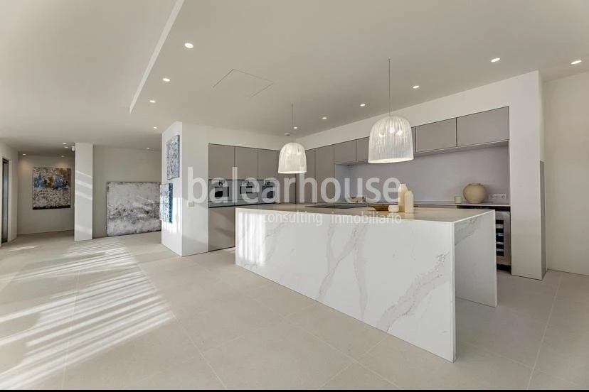 Espectacular villa de diseño contemporáneo con altas calidades y preciosas vistas al mar en Bendinat