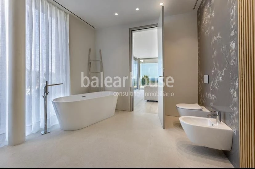 Espectacular villa de diseño contemporáneo con altas calidades y preciosas vistas al mar en Bendinat