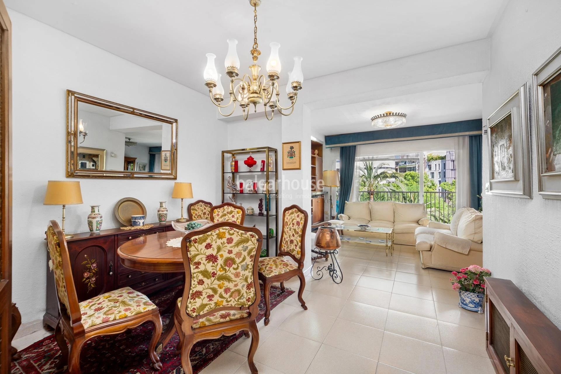Large apartment full of light that overlooks all the splendor of Paseo Mallorca in Palma