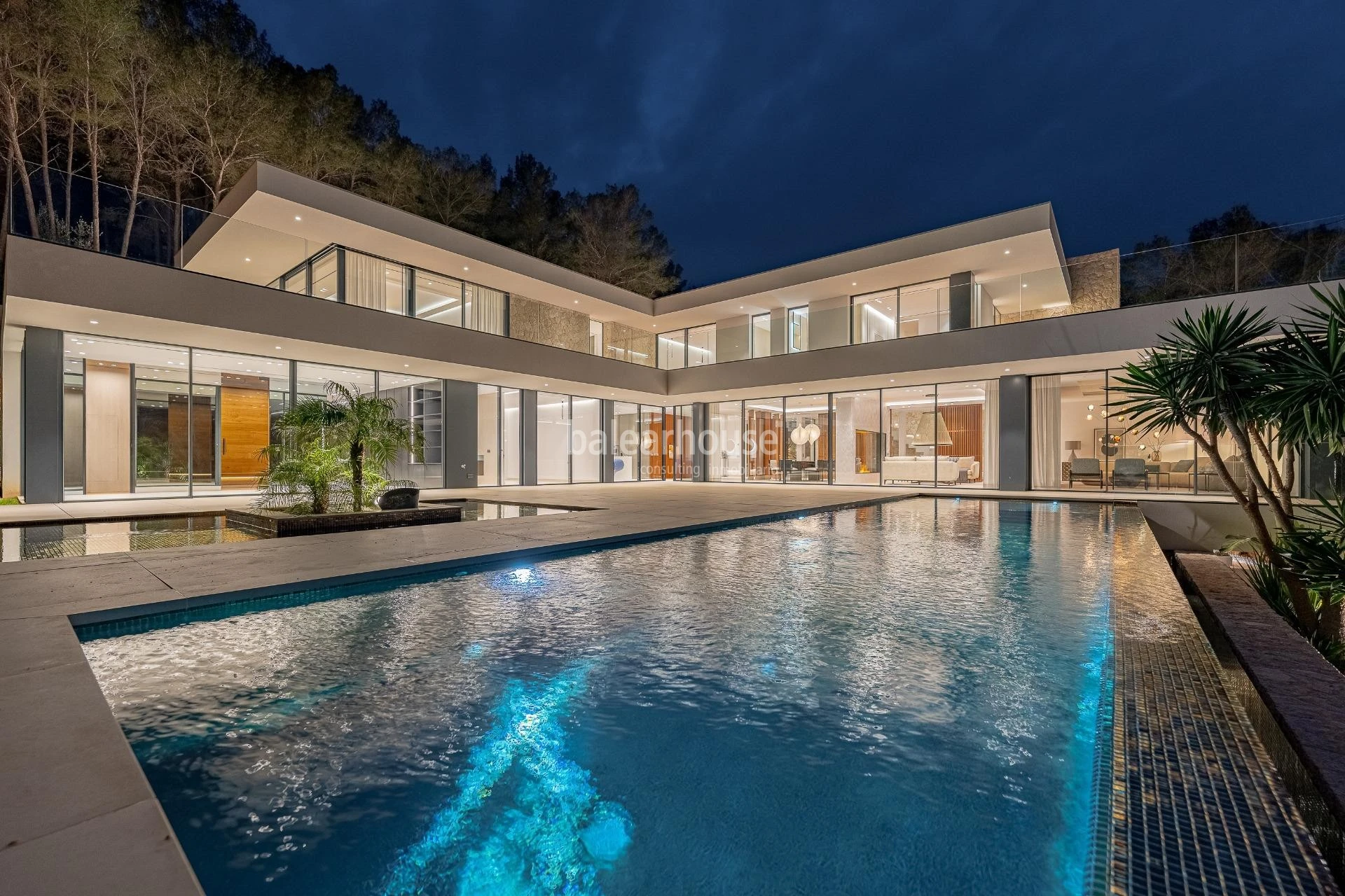 Spectacular avant-garde villa with large outdoor garden spaces and terraces in Son Vida