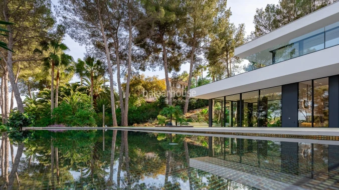Spectacular avant-garde villa with large outdoor garden spaces and terraces in Son Vida