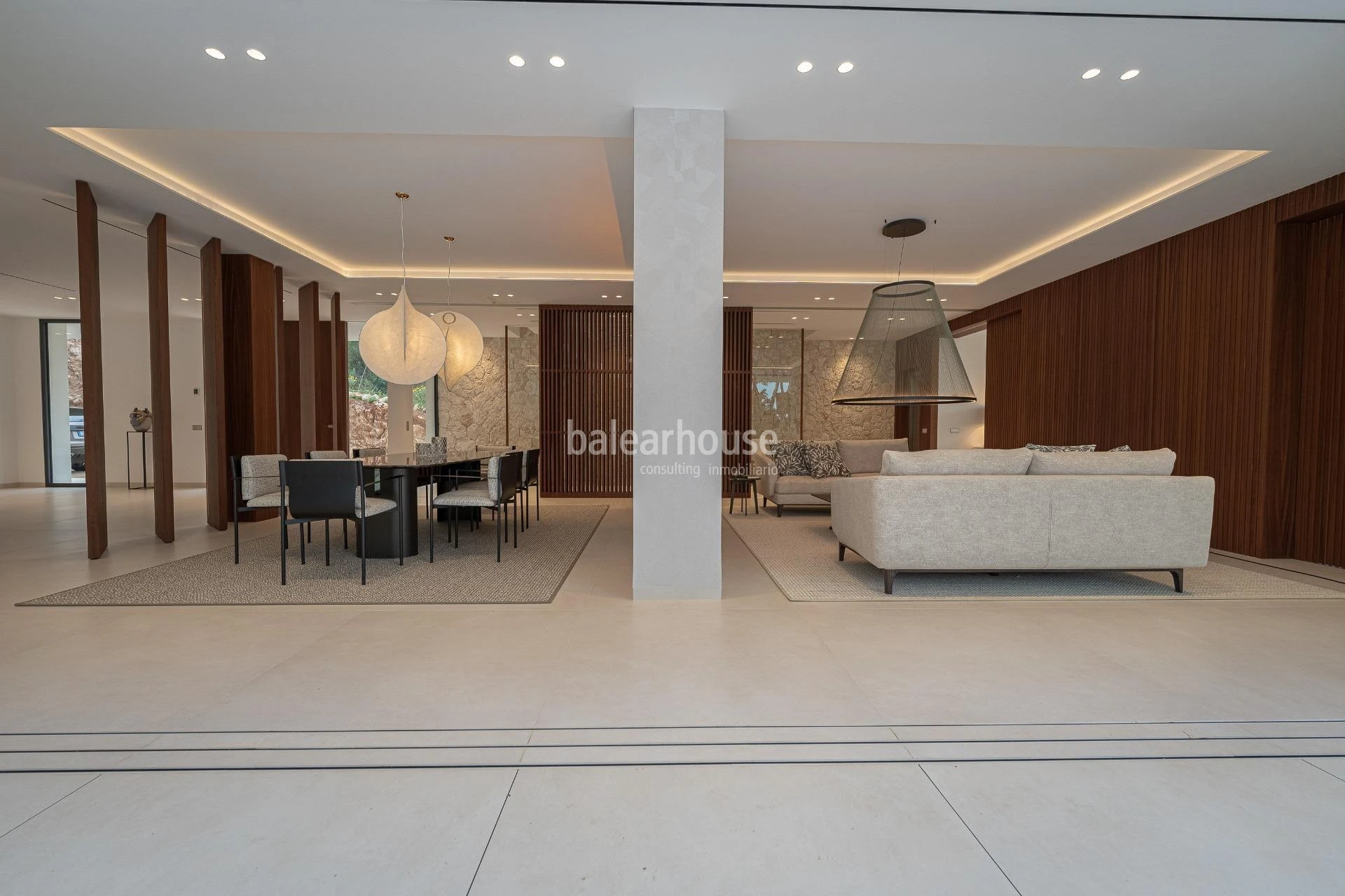 Spectacular avant-garde villa with large outdoor garden spaces and terraces in Son Vida