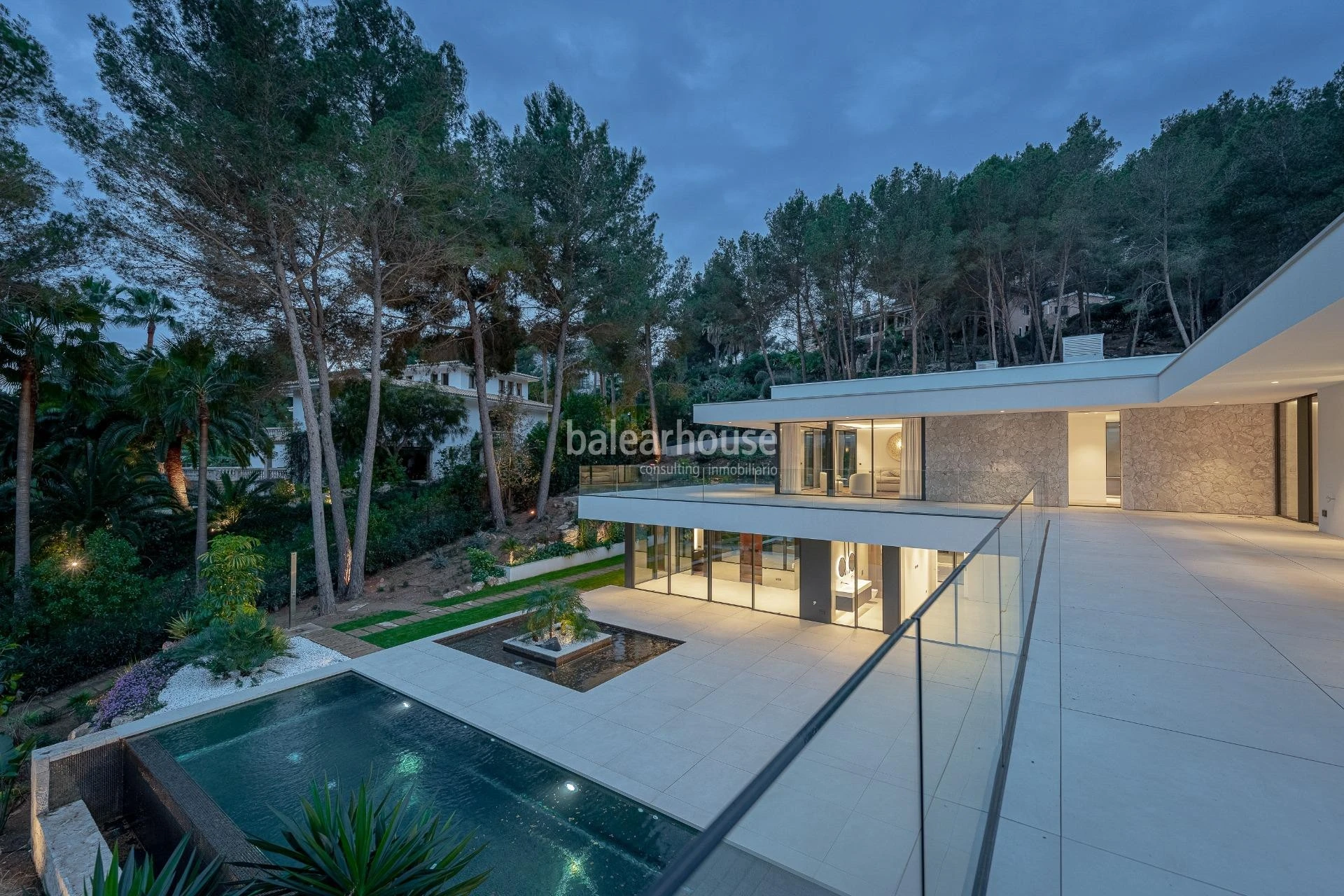 Spectacular avant-garde villa with large outdoor garden spaces and terraces in Son Vida