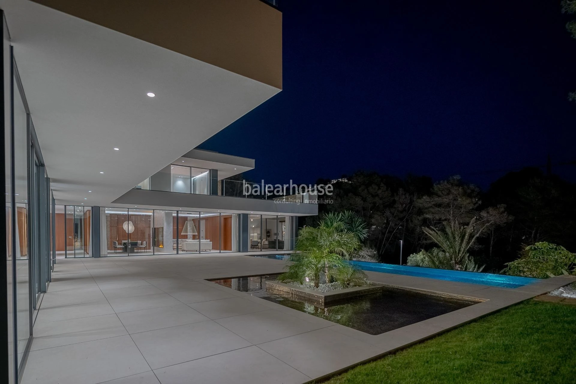 Spectacular avant-garde villa with large outdoor garden spaces and terraces in Son Vida