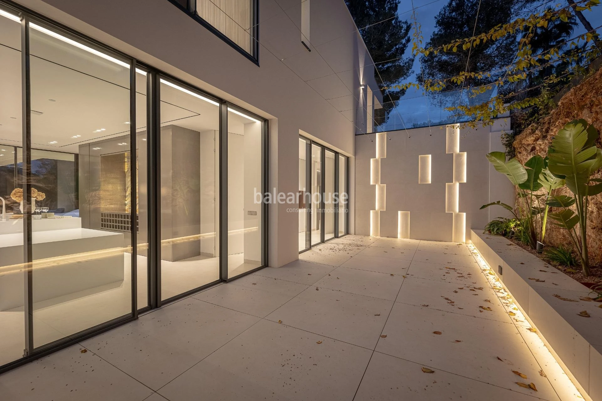 Spectacular avant-garde villa with large outdoor garden spaces and terraces in Son Vida