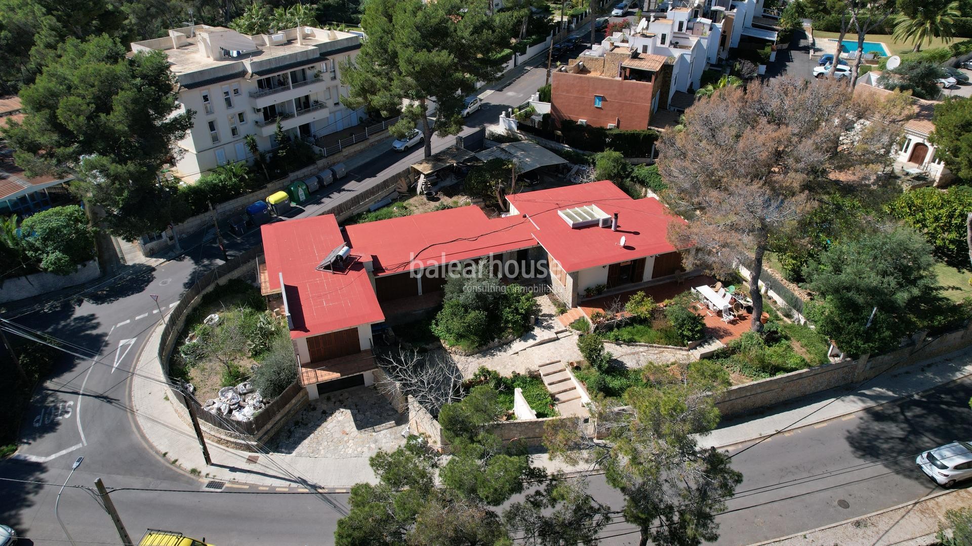 Villa para reformar o solar edificable muy cerca del Club Náutico de Santa Ponsa