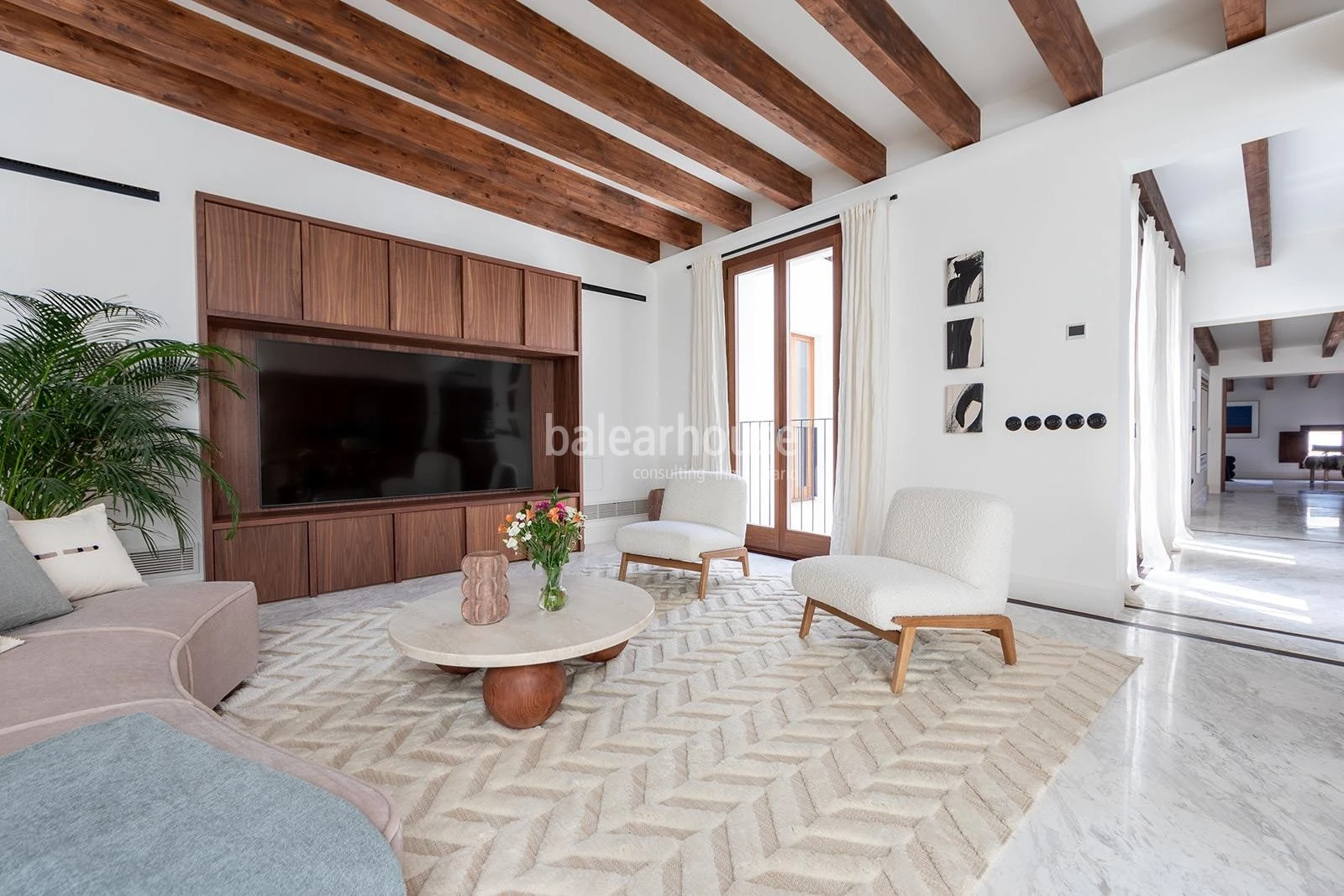 Unverbaubarer Blick über die Stadt in diesem Duplex-Penthouse mit Solarium im historischen Stadtzent