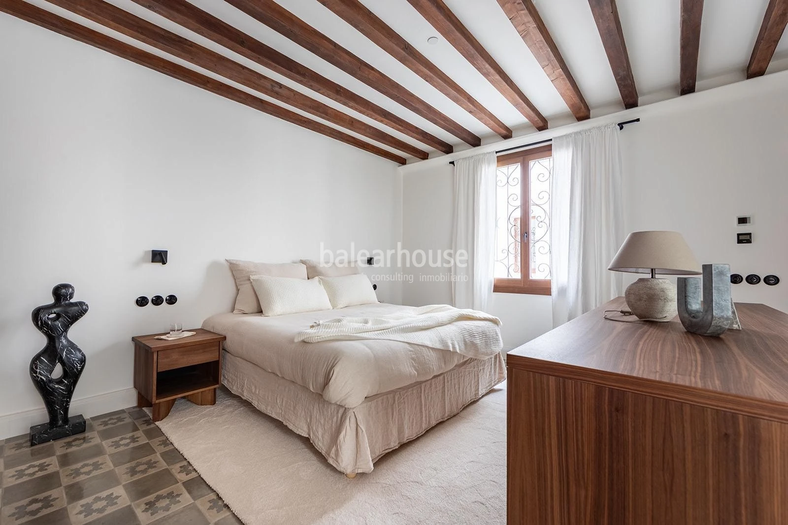 Unverbaubarer Blick über die Stadt in diesem Duplex-Penthouse mit Solarium im historischen Stadtzent