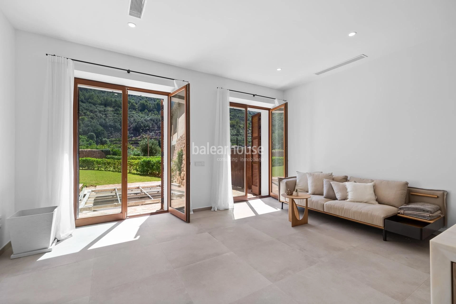 Excellent new villa in Fornalutx with pool and stunning views of the Tramuntana
