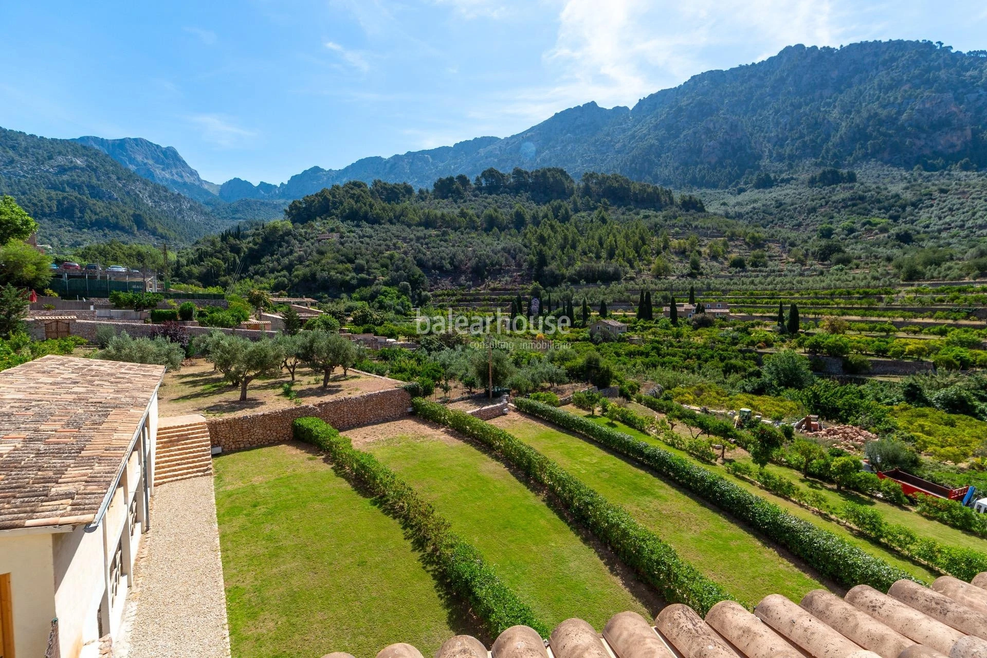 Fantástica villa nueva en Fornalutx con piscina e impresionantes vistas a la Tramuntana