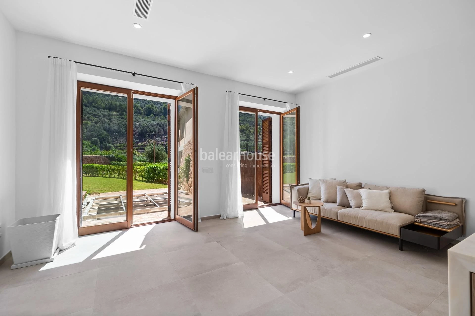Fantástica villa nueva en Fornalutx con piscina e impresionantes vistas a la Tramuntana