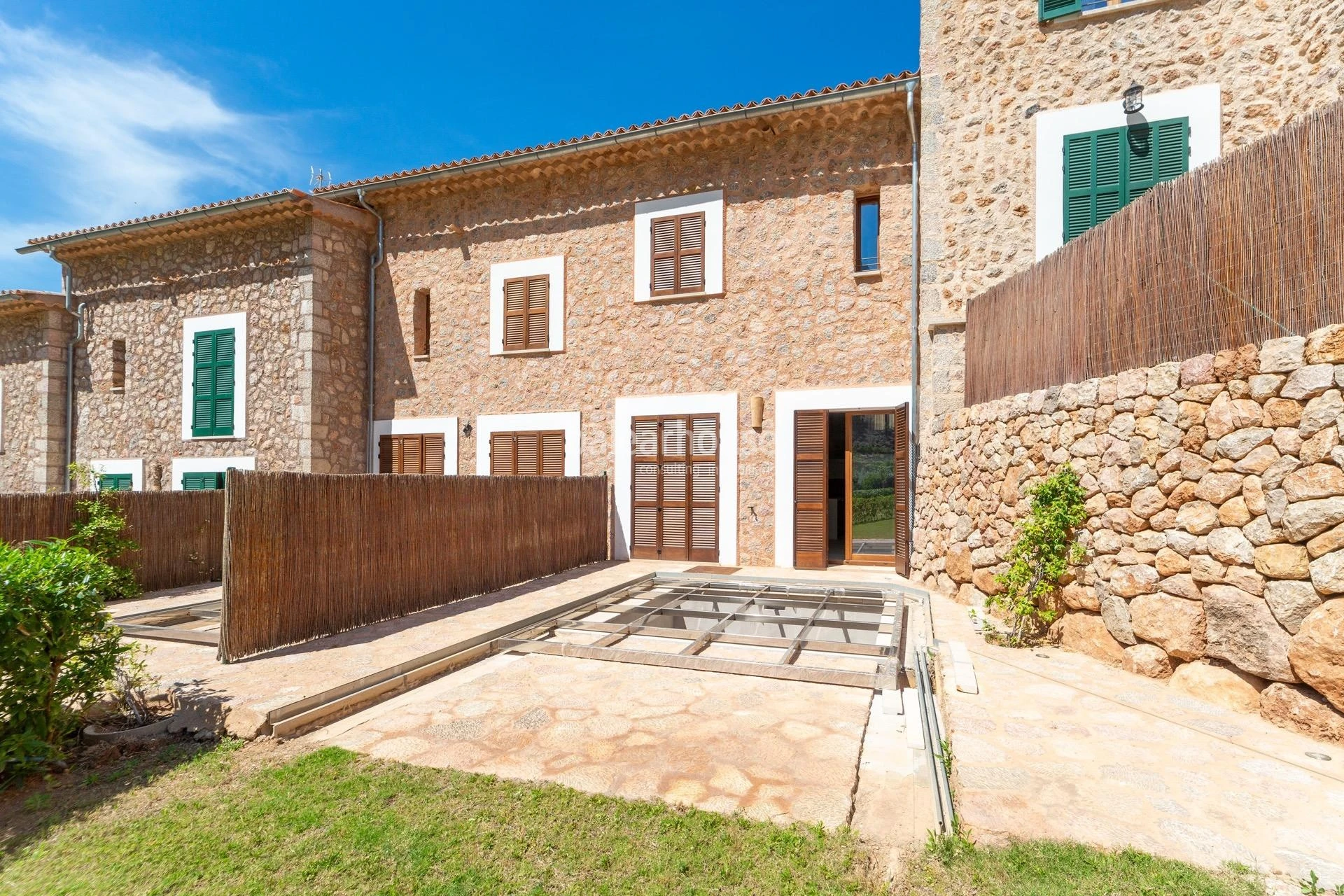Fantástica villa nueva en Fornalutx con piscina e impresionantes vistas a la Tramuntana