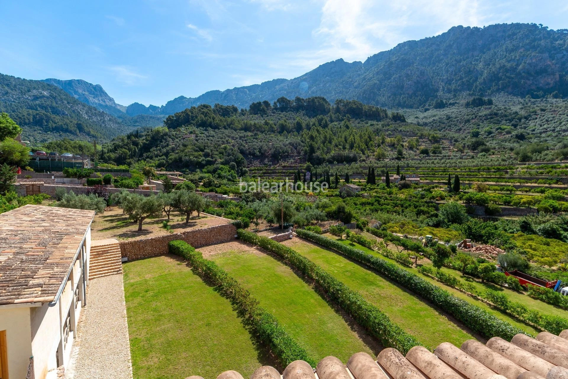 Charmante Neubauvilla in Fornalutx mit Pool und herrlichem Blick auf die Tramuntana