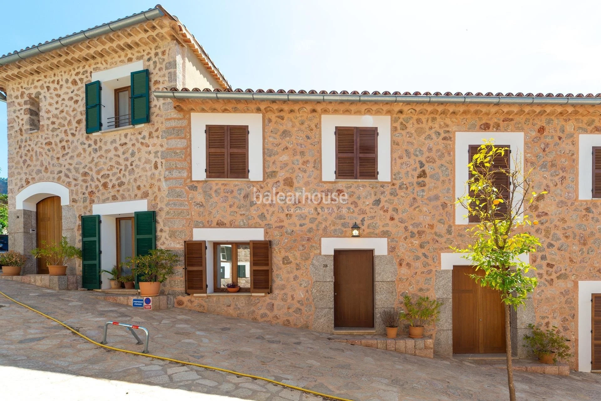 Stunning views over the Tramuntana in this fabulous new villa in Fornalutx