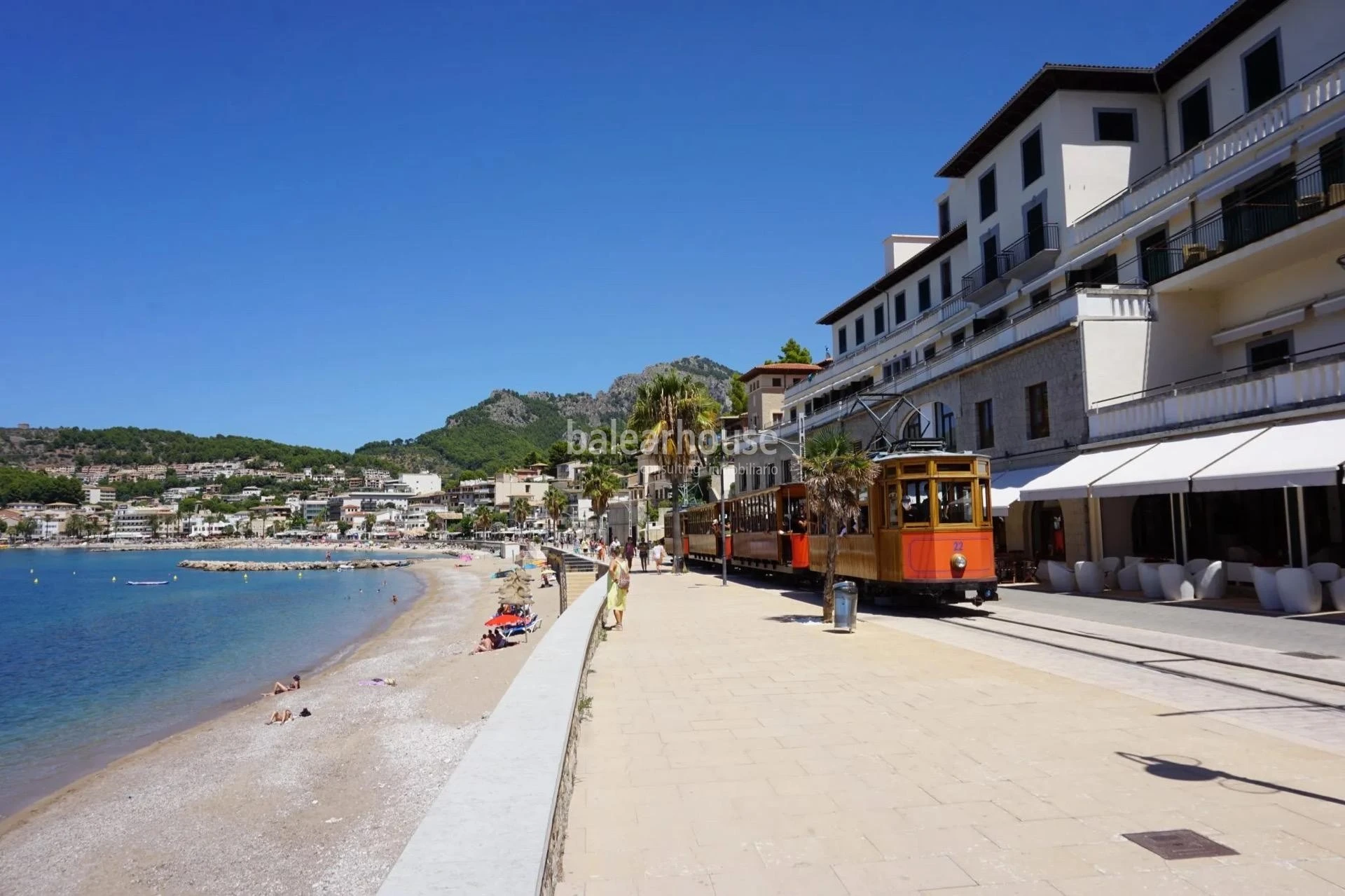 Wonderful newly built flat in the first line of the charming Puerto de Sóller.