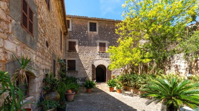 Large historical property with beautiful views of the Tramuntana Mountain at the top of Fornalutx
