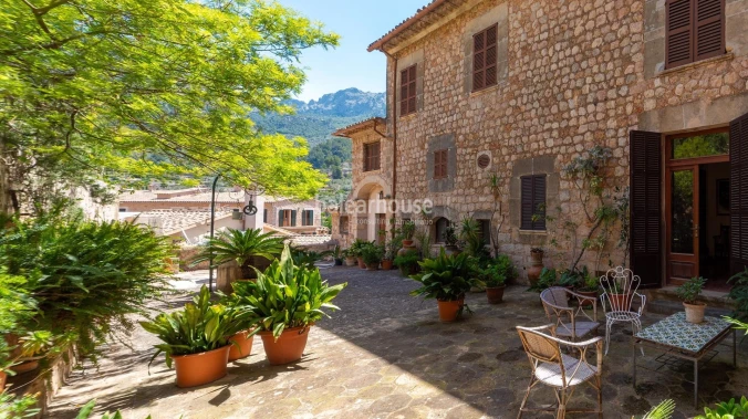 Large historical property with beautiful views of the Tramuntana Mountain at the top of Fornalutx