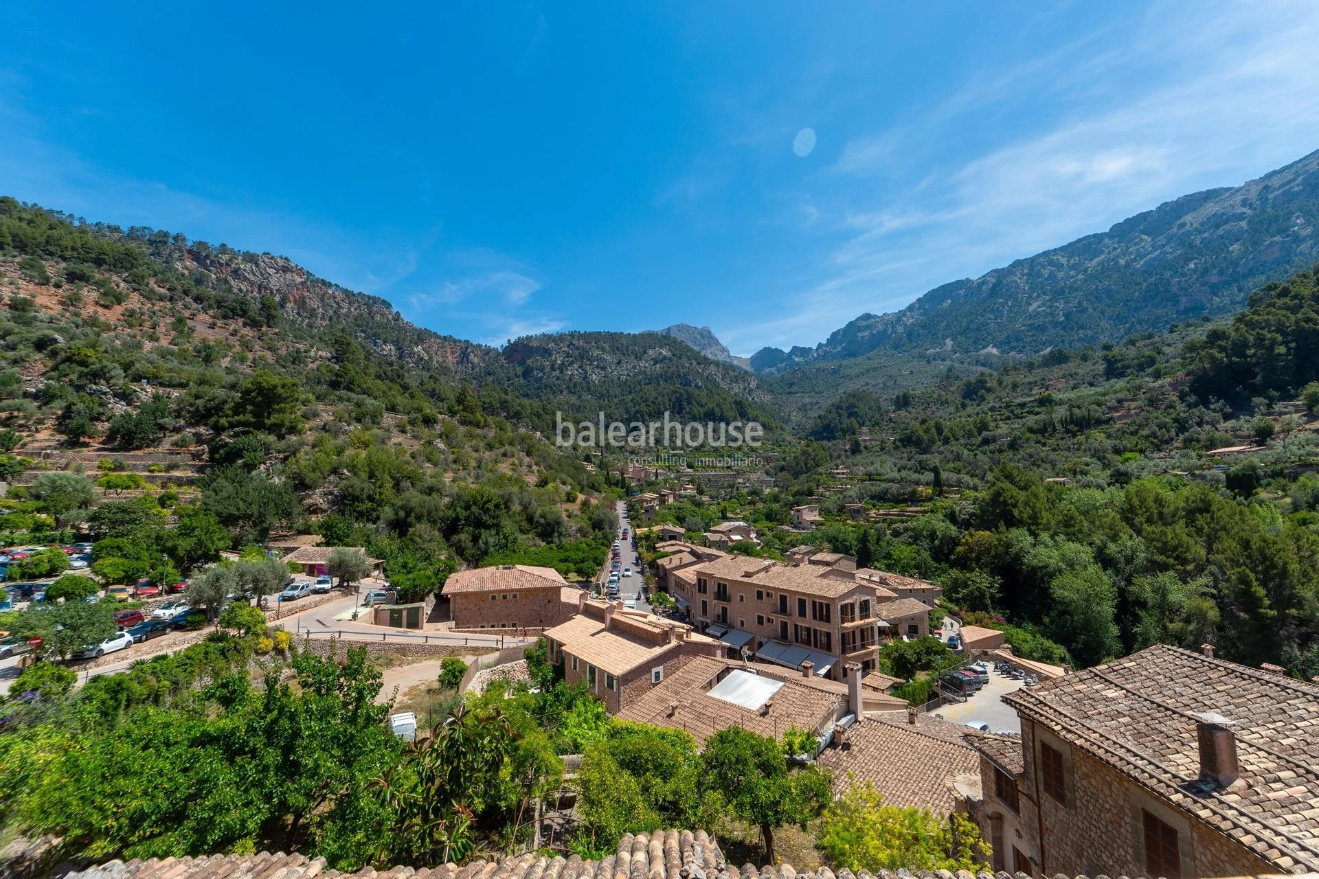 Large historical property with beautiful views of the Tramuntana Mountain at the top of Fornalutx