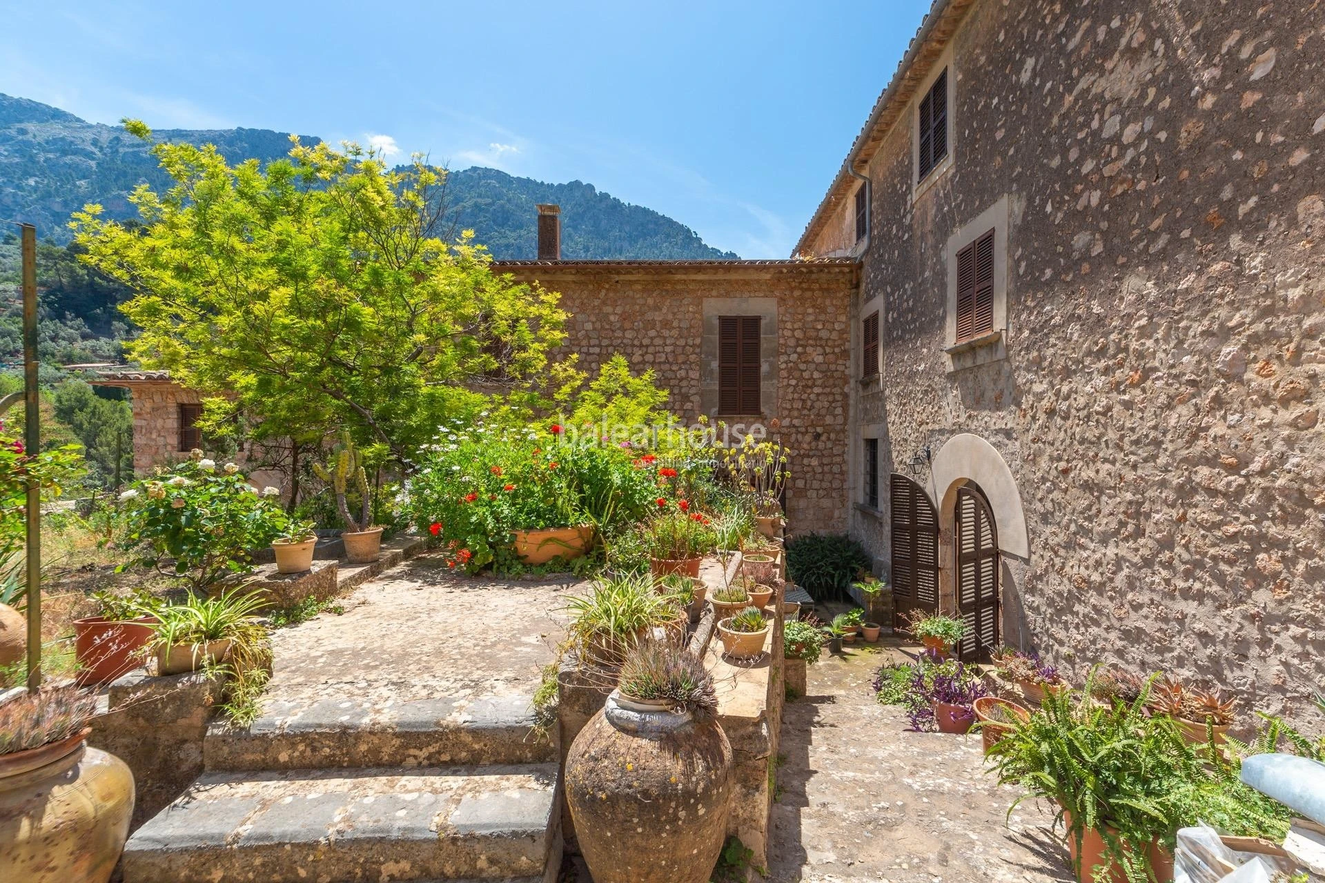 Historisches Anwesen mit herrlichem Blick auf das Tramuntana-Gebirge in Fornalutx