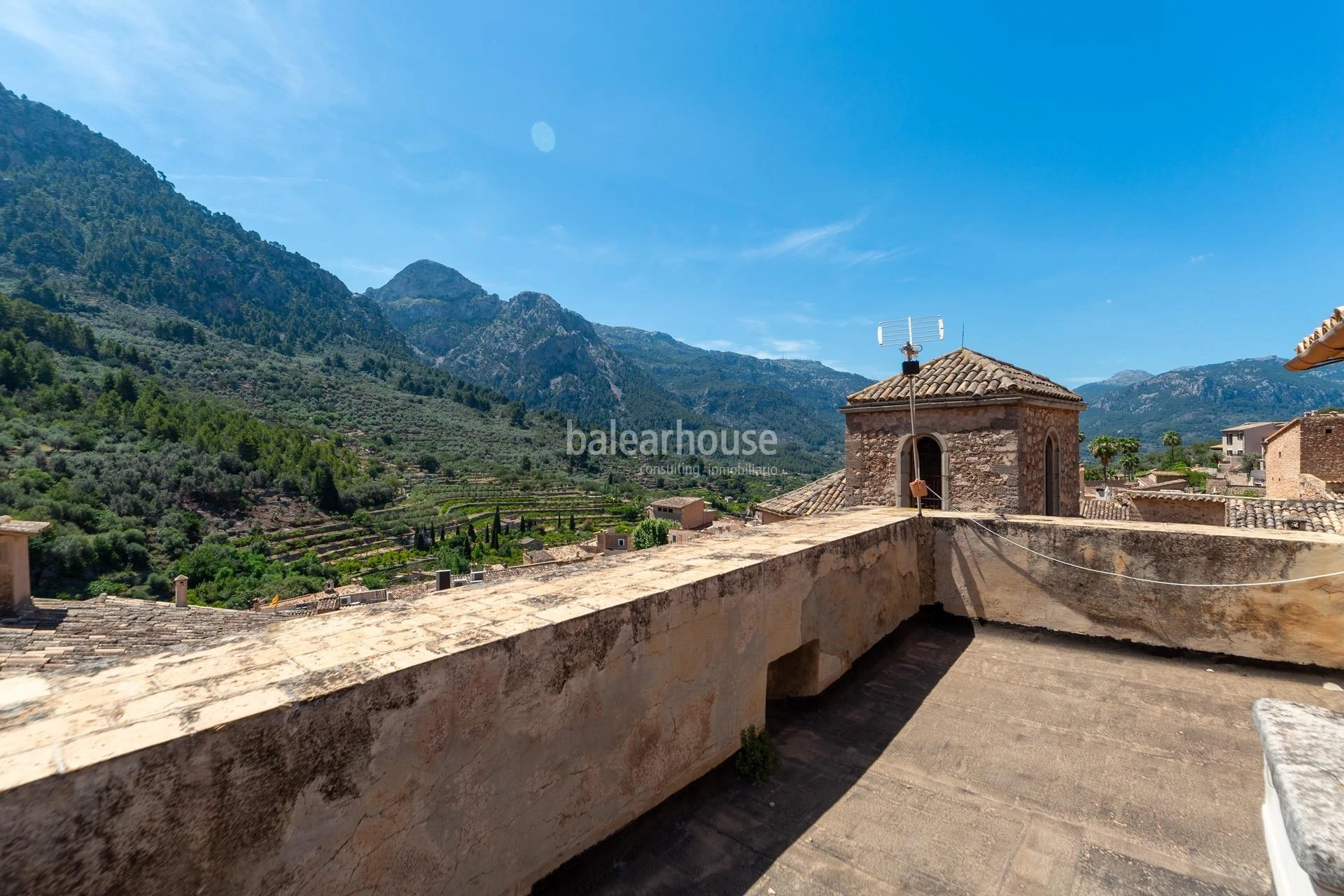 Historisches Anwesen mit herrlichem Blick auf das Tramuntana-Gebirge in Fornalutx