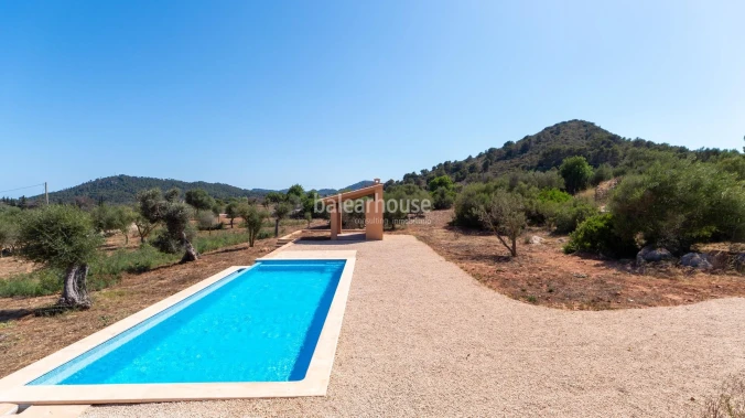 Beautiful newly built finca next to the golf course full of light, comfort and close to beaches