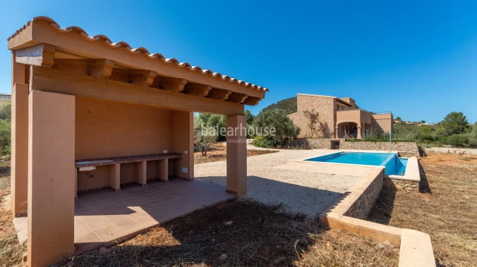 Beautiful newly built finca next to the golf course full of light, comfort and close to beaches