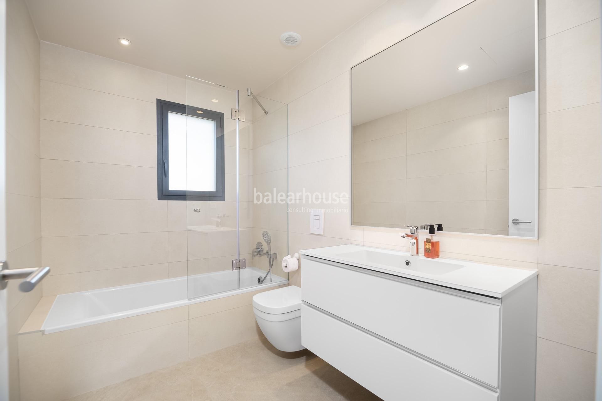 Moderna brand new villa with garden and terraces in a well-kept complex with pool in Sa Teulera