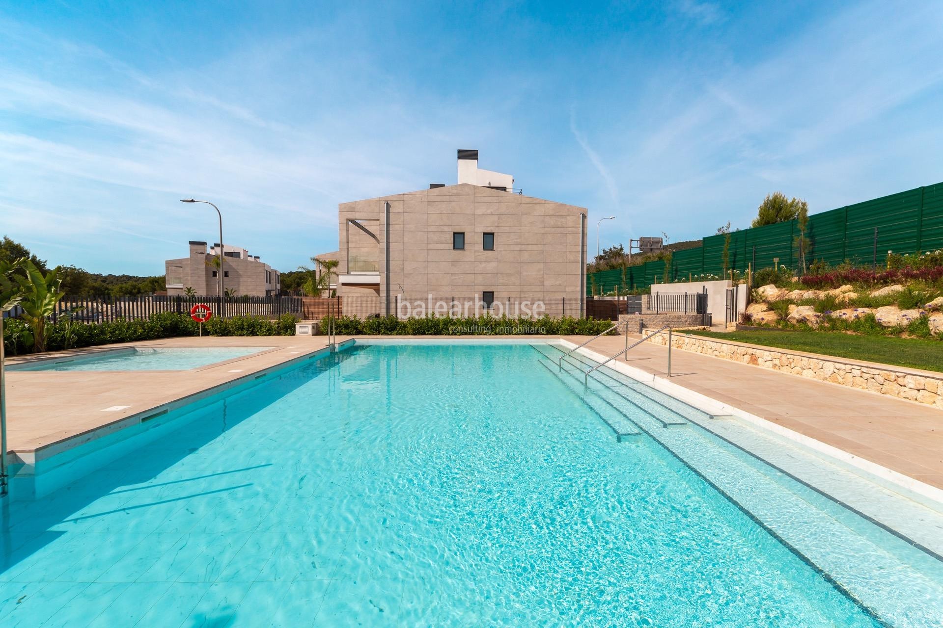 Moderna brand new villa with garden and terraces in a well-kept complex with pool in Sa Teulera