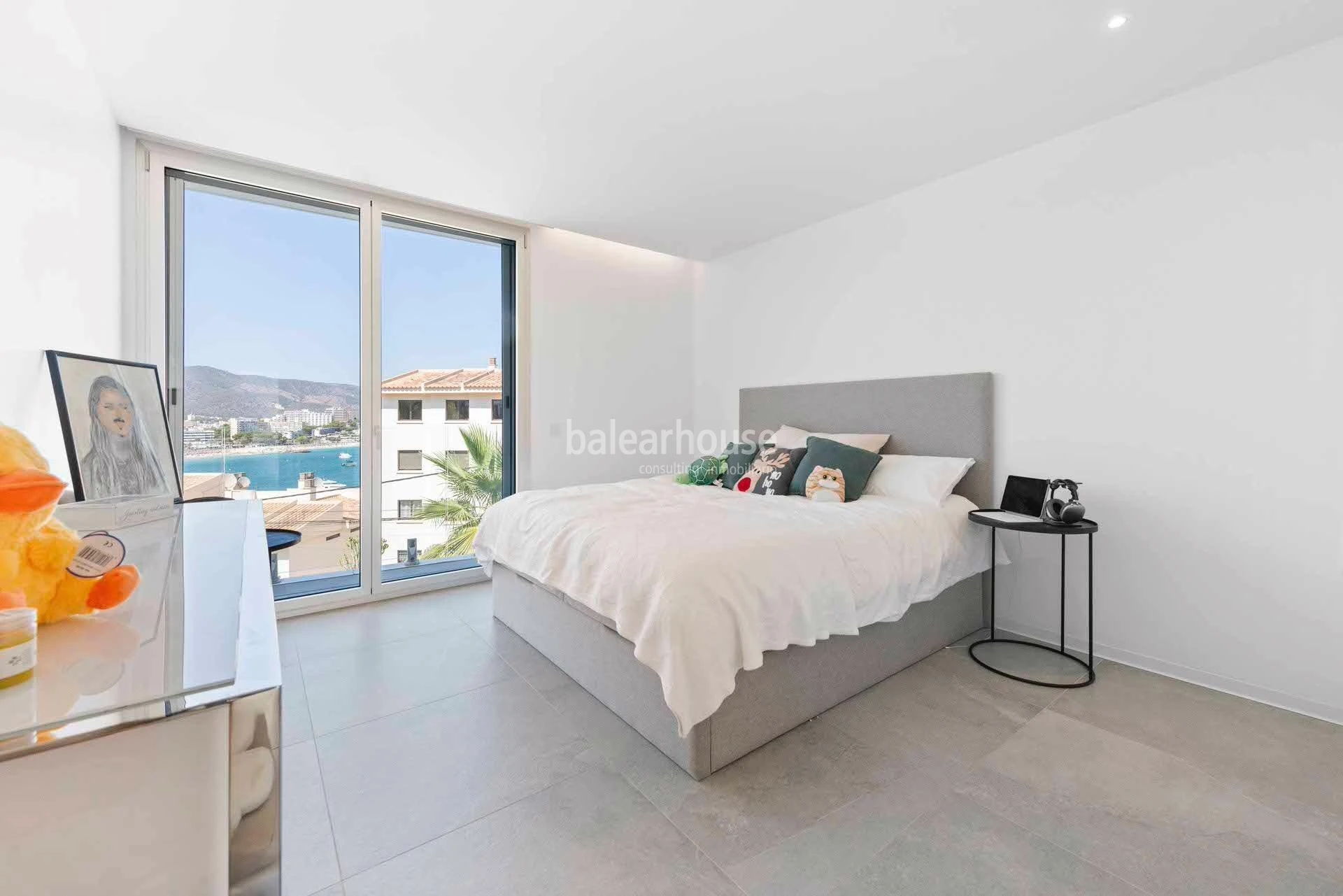 Magnífica villa de diseño moderno y altas calidades a escasa distancia de la playa en Cala Vinyes