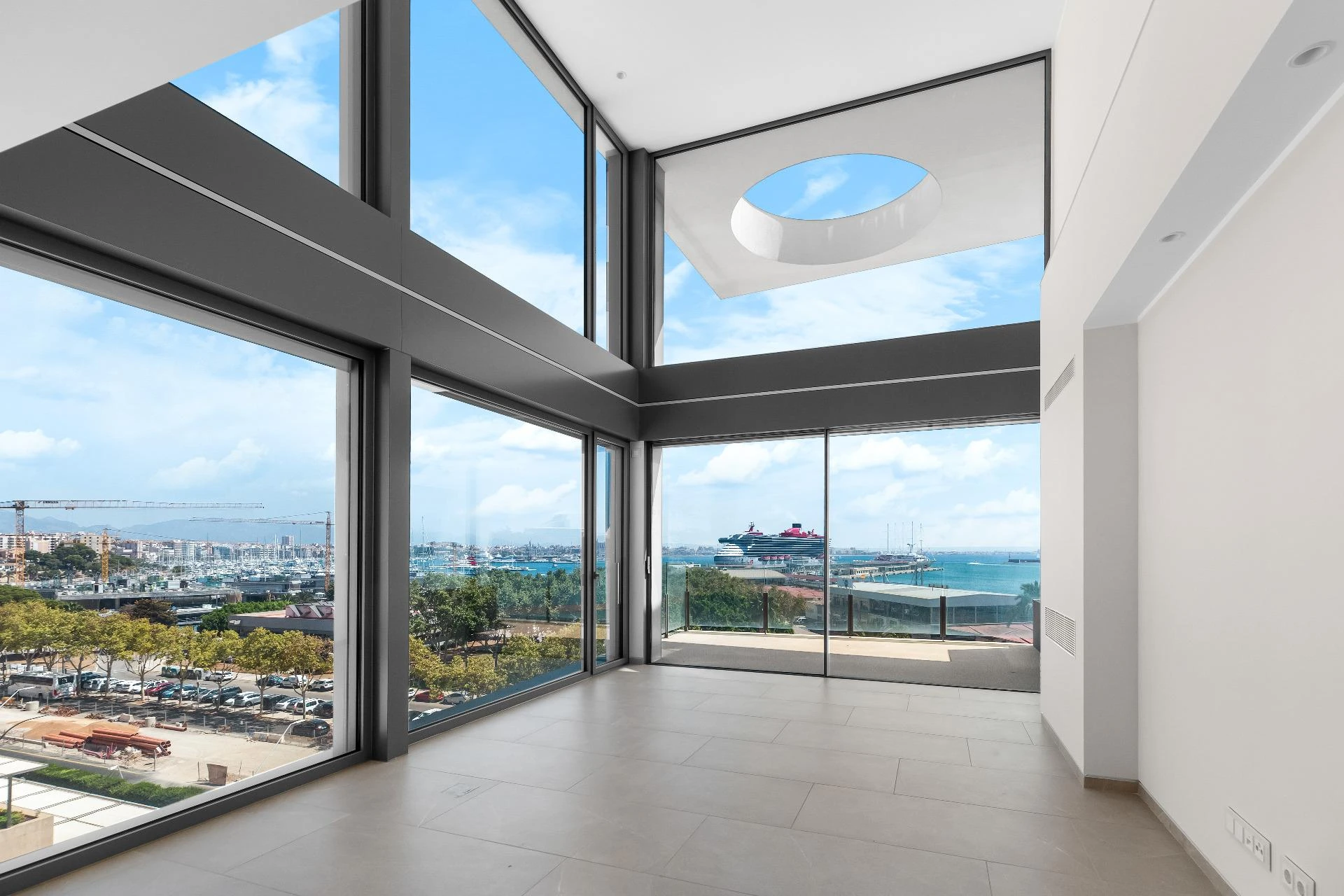 Stunning newly built penthouse with seafront terrace, private pool and city views