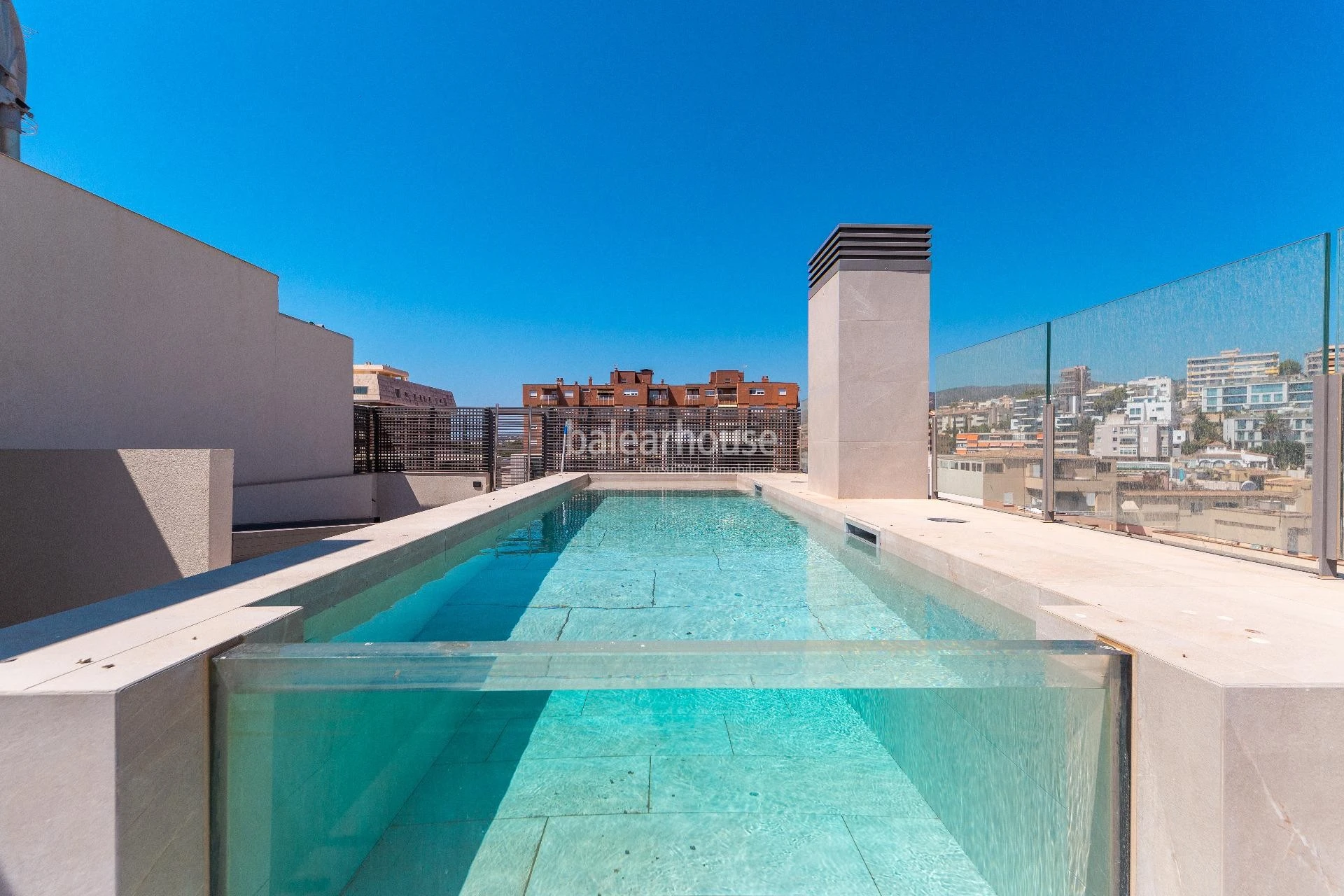 Stunning newly built penthouse with seafront terrace, private pool and city views