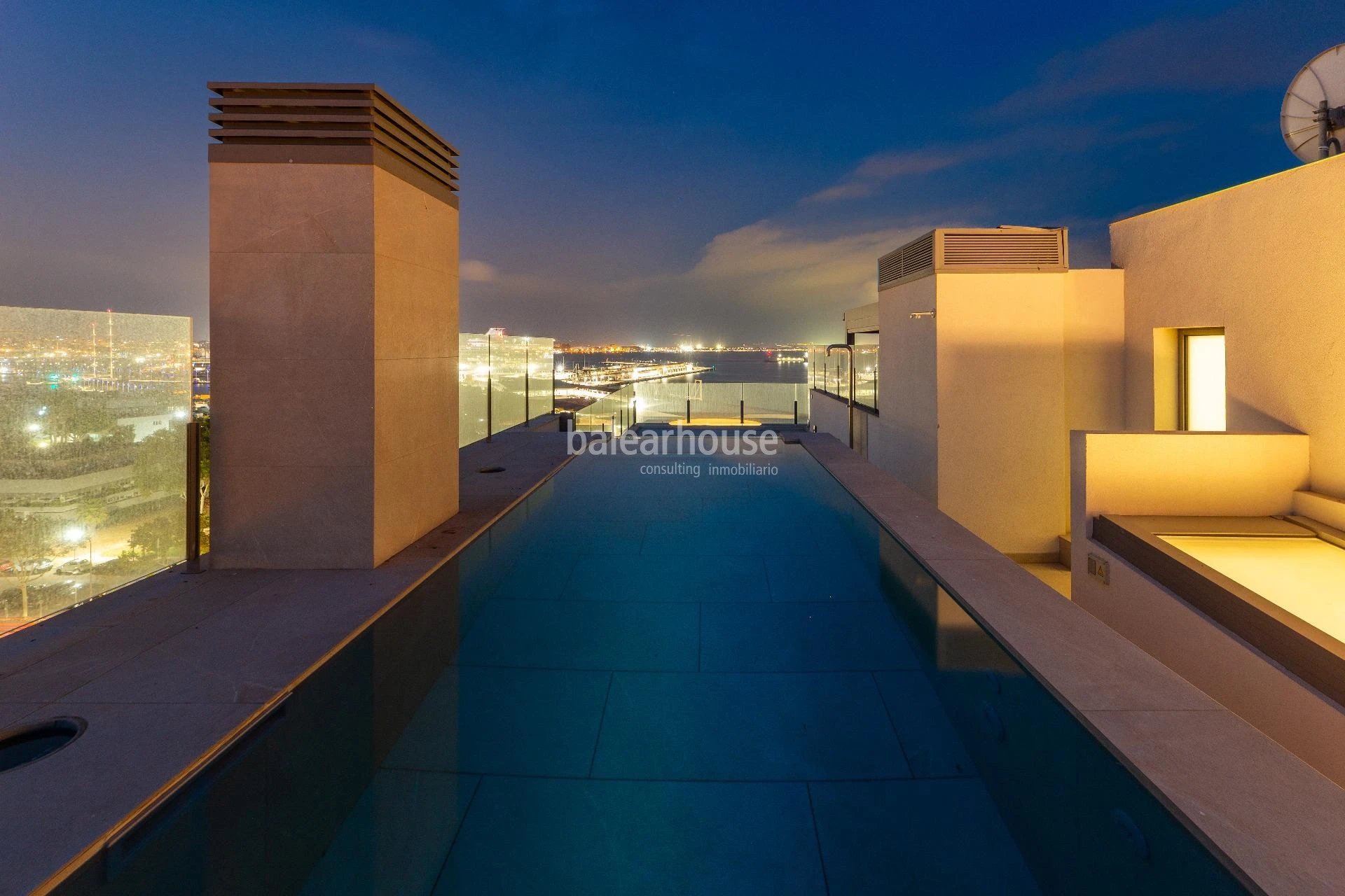 Stunning newly built penthouse with seafront terrace, private pool and city views