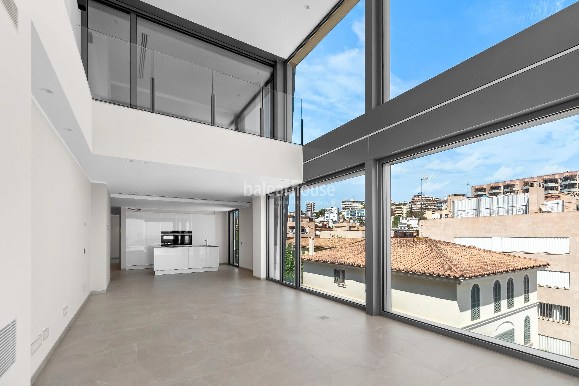 Stunning newly built penthouse with seafront terrace, private pool and city views