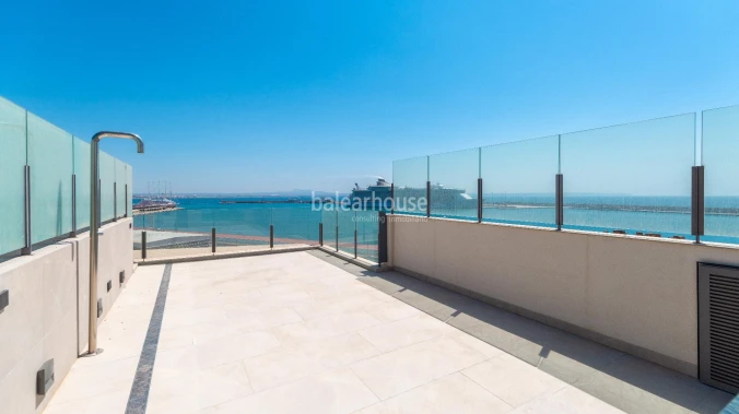 Spectacular new build seafront penthouse with terrace and private swimming pool on Paseo Marítimo
