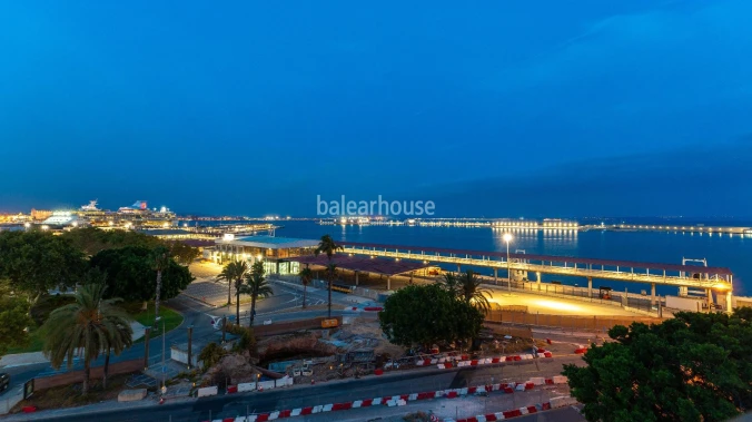 Spectacular new build seafront penthouse with terrace and private swimming pool on Paseo Marítimo
