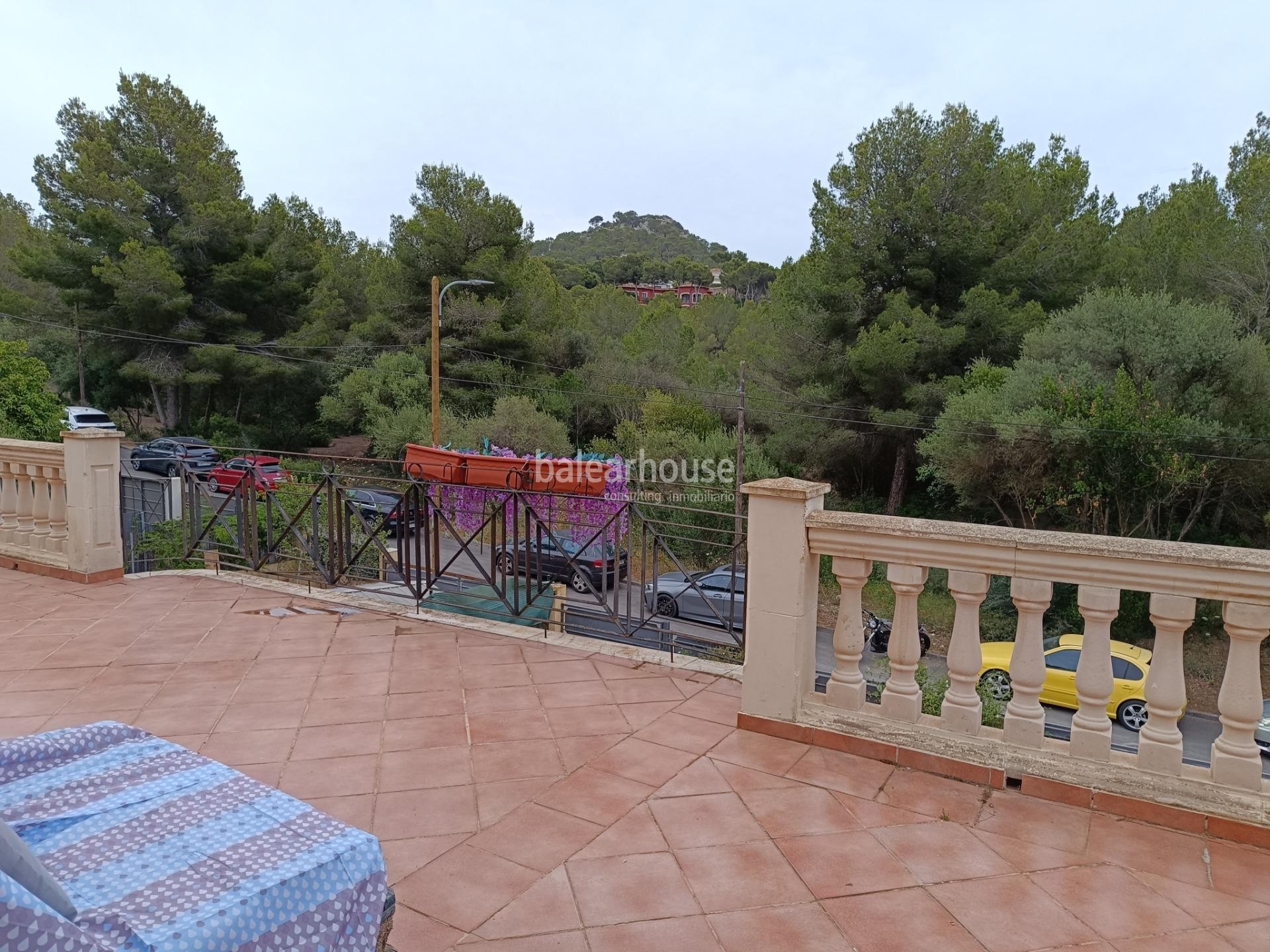 Bonito chalet mediterráneo con grandes espacios exteriores y junto a la playa en Santa Ponsa