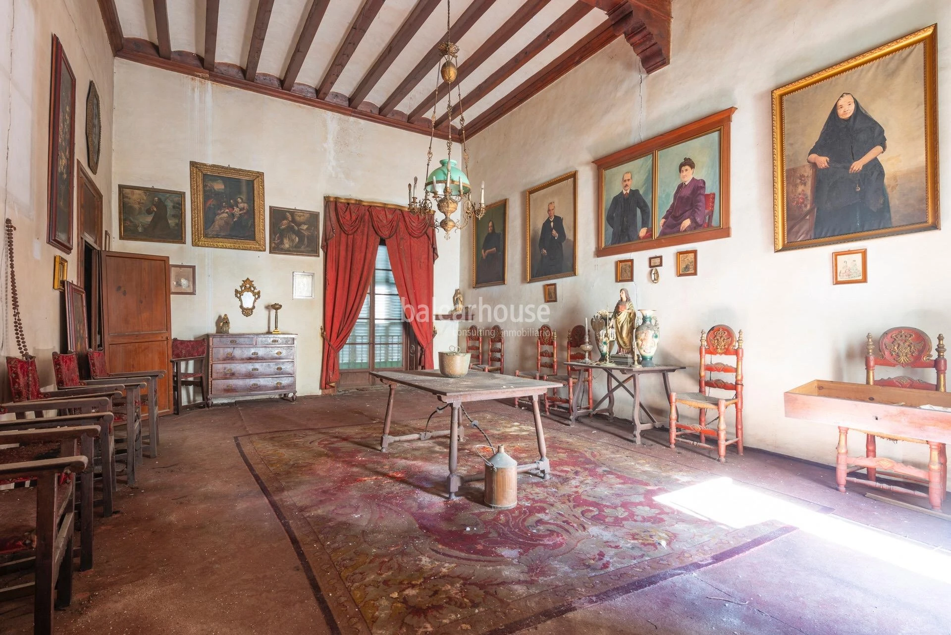 Die Pracht der Geschichte in diesem tollen Haus mit spektakulärem Bergblick in Sóller.