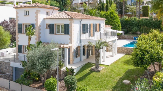 Elegant renovated Mediterranean villa with garden, pool and views of the sea in Puerto de Andratx