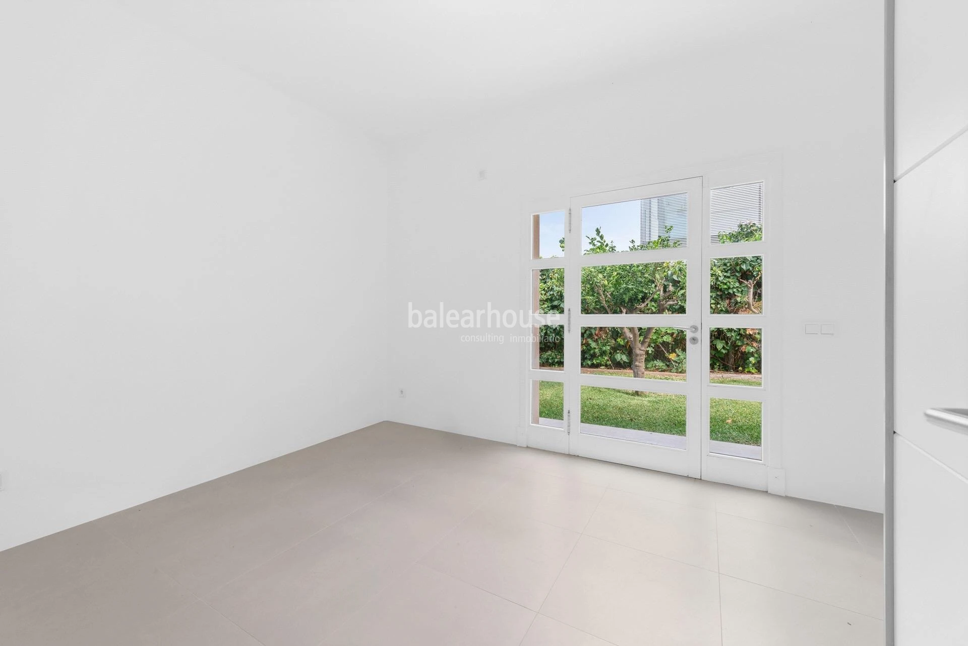 Elegant renovated Mediterranean villa with garden, pool and views of the sea in Puerto de Andratx