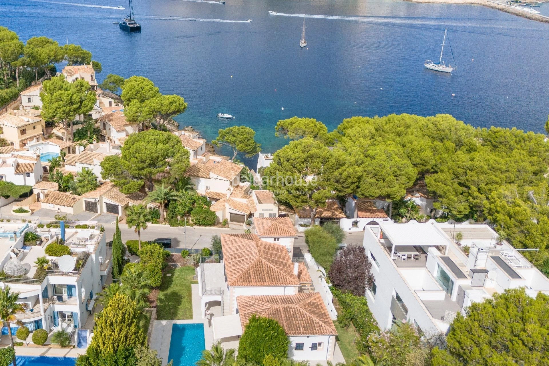 Elegant renovated Mediterranean villa with garden, pool and views of the sea in Puerto de Andratx