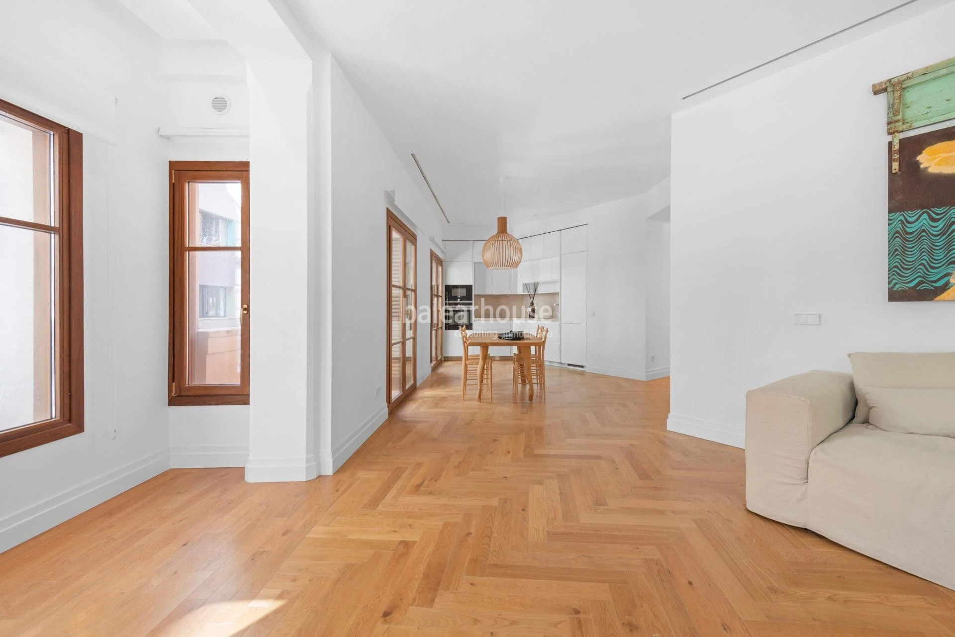Great investment: elegant restored apartment building in the centre of Palma and close to the sea