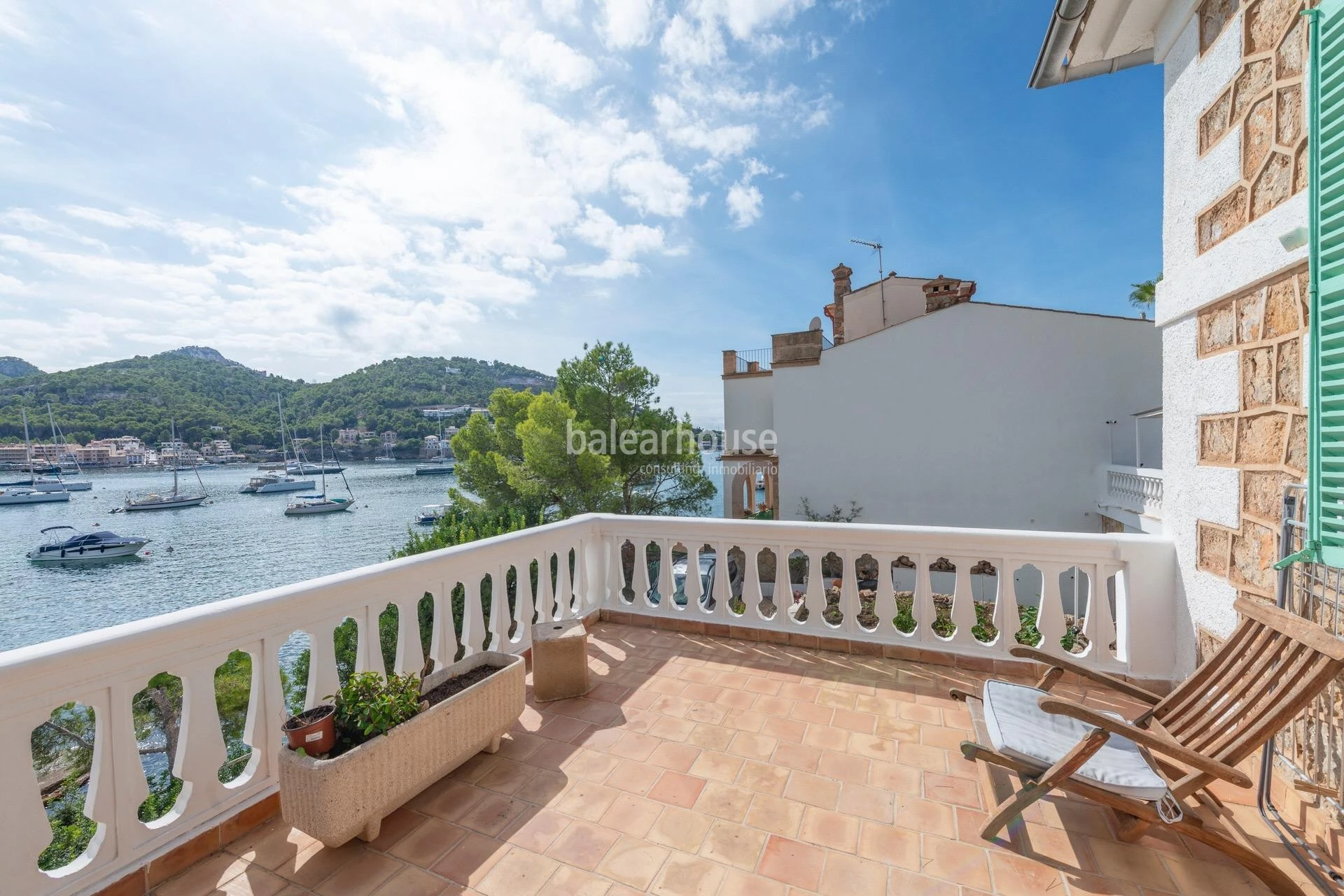 Elegant villa with spectacular views and direct access to the sea in Puerto de Andratx