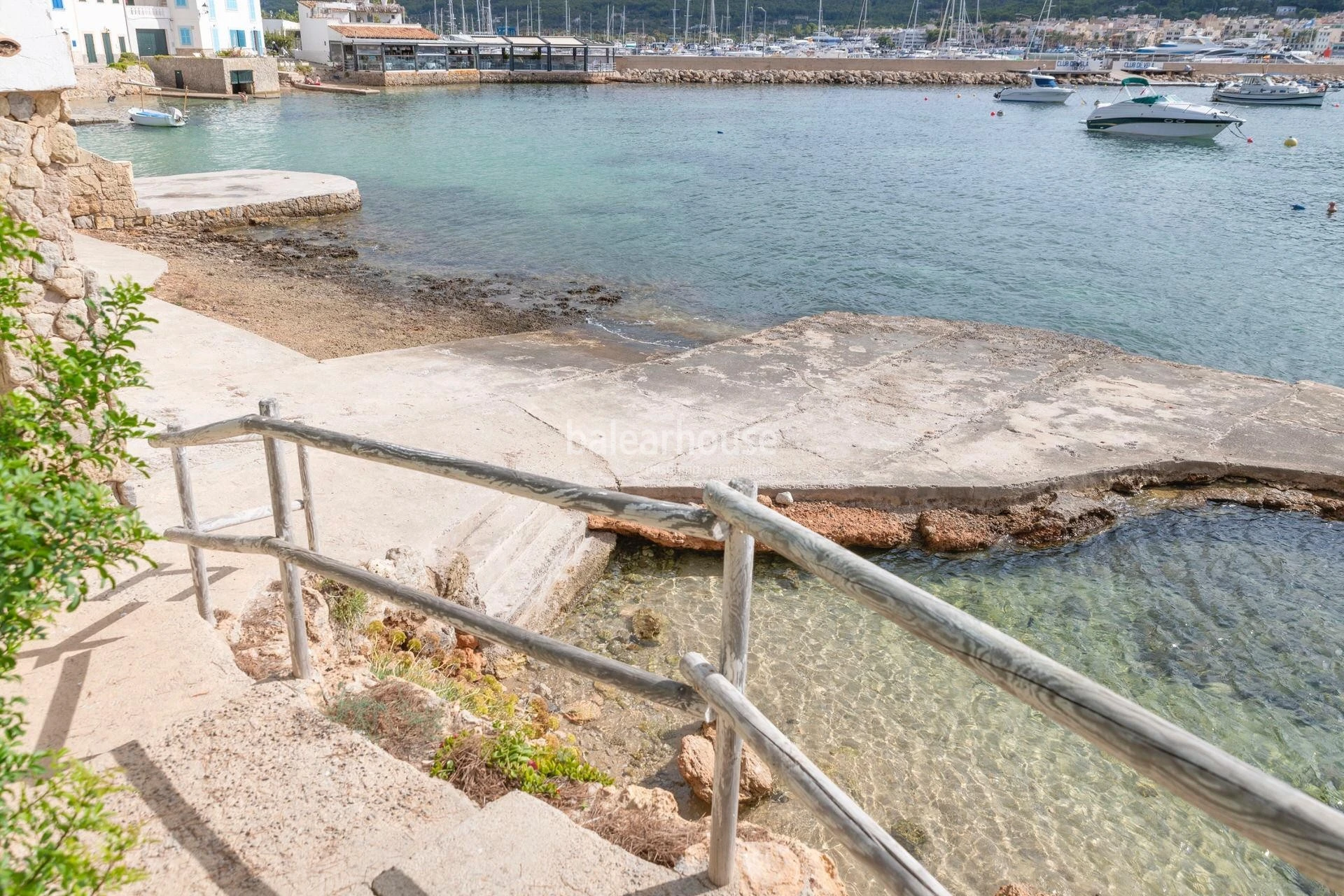 Elegant villa with spectacular views and direct access to the sea in Puerto de Andratx